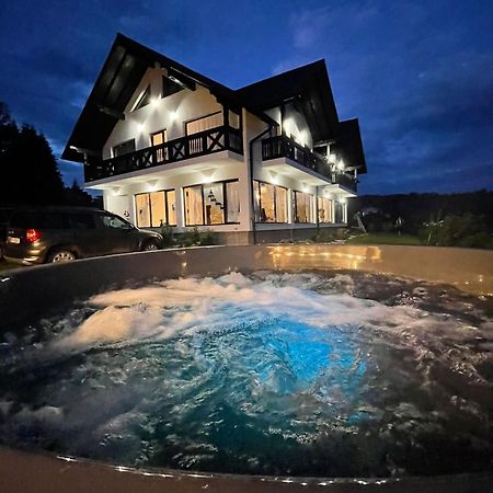 Hotel Conacul Muntii Bucovinei Câmpulung Moldovenesc Exteriér fotografie