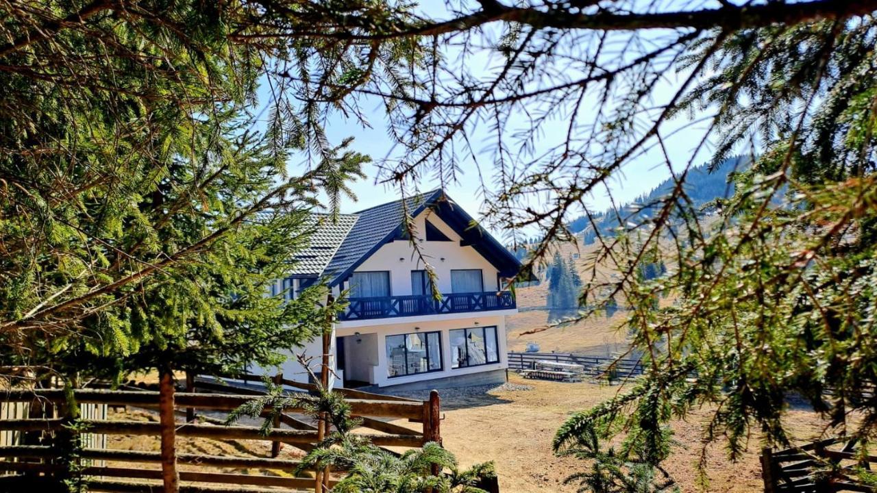 Hotel Conacul Muntii Bucovinei Câmpulung Moldovenesc Exteriér fotografie