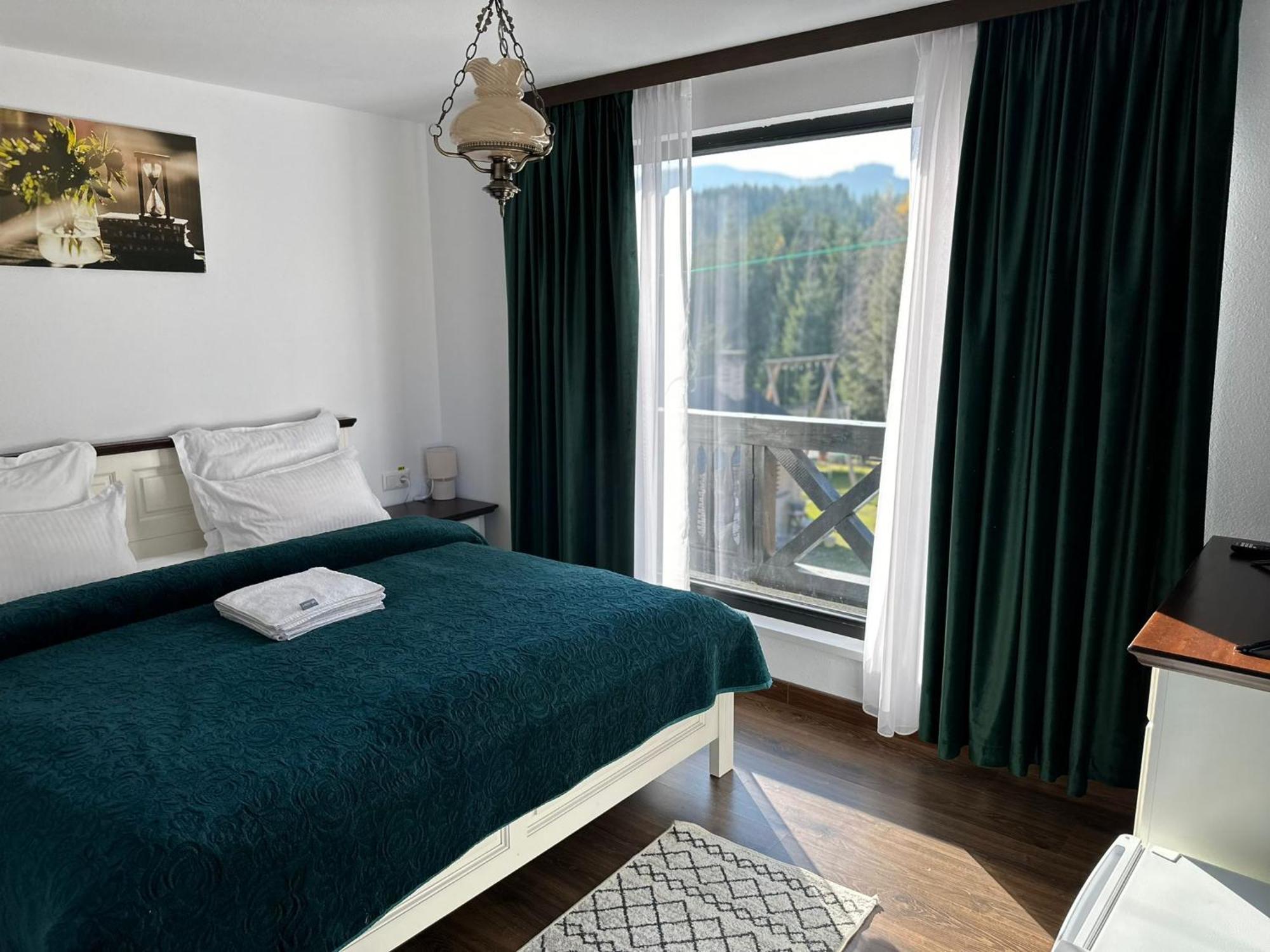 Hotel Conacul Muntii Bucovinei Câmpulung Moldovenesc Exteriér fotografie